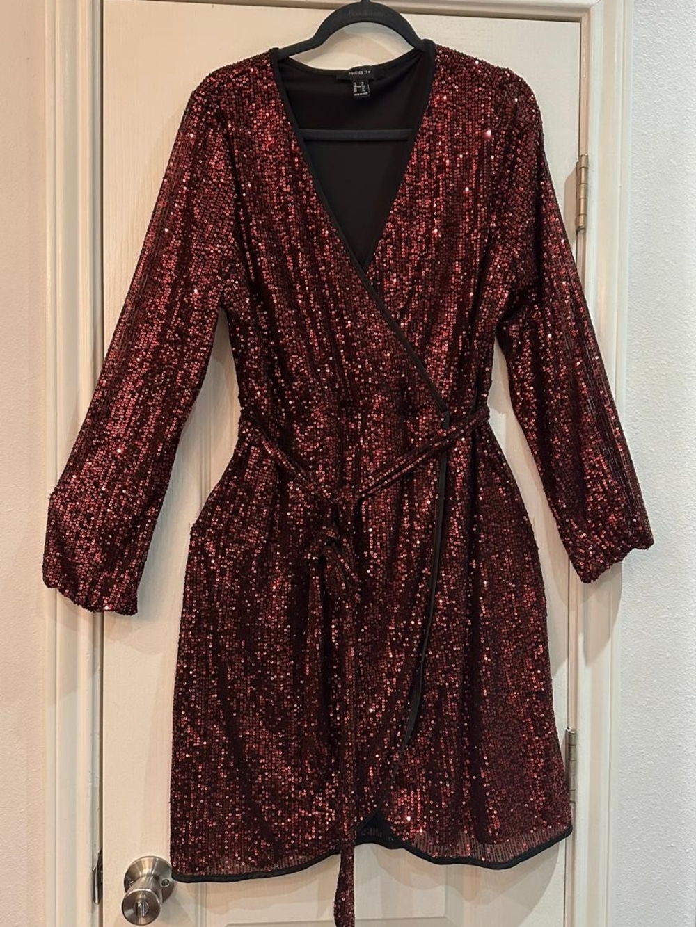 ✨ Forever 21 Plus Size 1X Burgundy Sequin Dress ✨